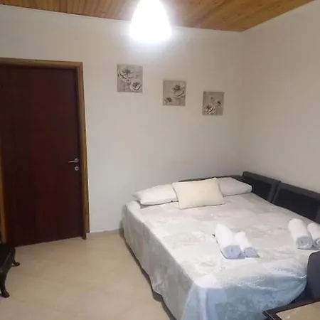 Messonghi- La Pazzeli * Kato Spilaion